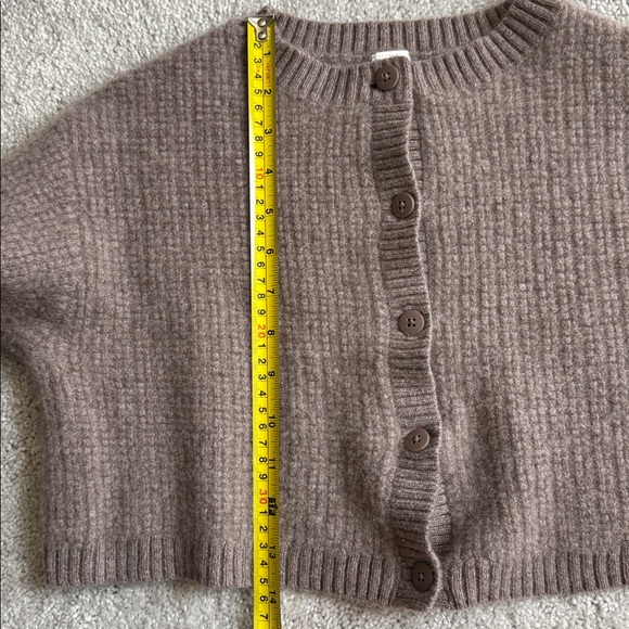 ALO Yoga Women's Taupe cardigan - Picture 3 of 5